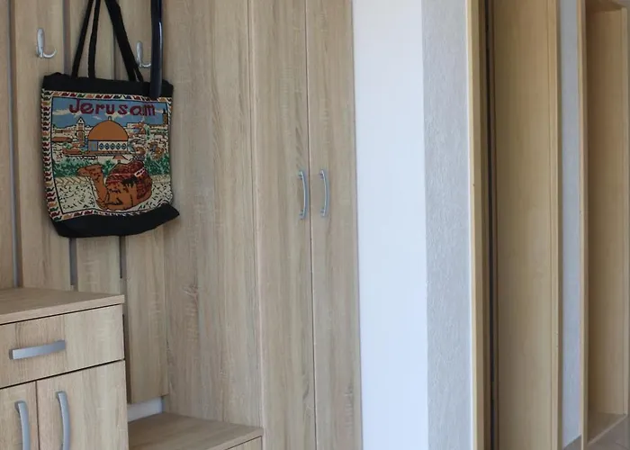 Andrea * Τρογκίρ