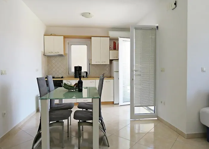 Andrea Apartment *